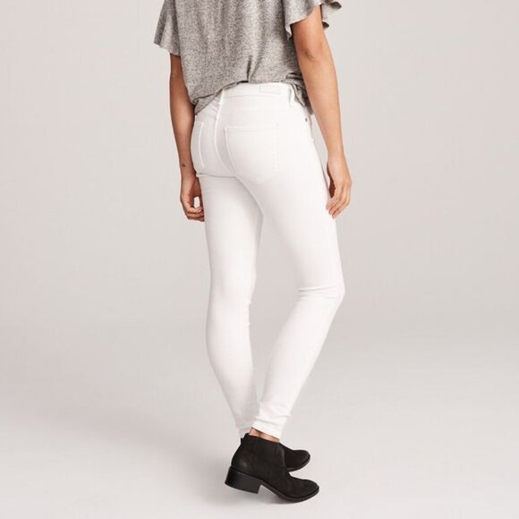 Abercrombie & Fitch White Harper Low Rise Super Skinny Jean size 26 L - Picture 1 of 9
